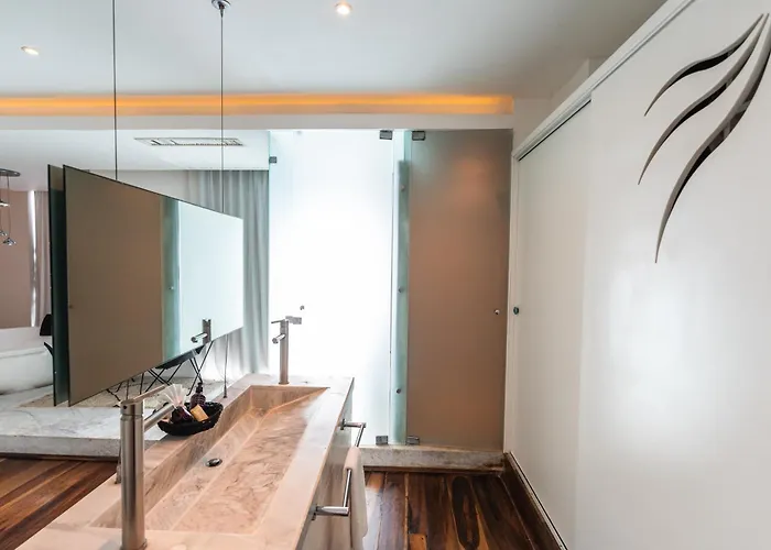 Be Playa Boutique & Rooftop Bar - Adults Only Hotel 4*
